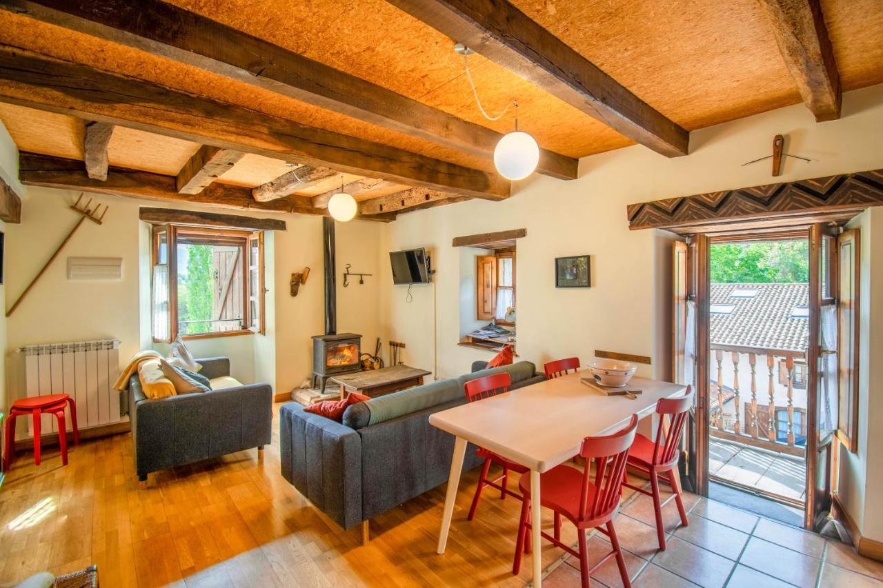 Casa Monaut, Acogedores Apartamentos A Los Pies De La Selva De Irati Saragueta Dış mekan fotoğraf